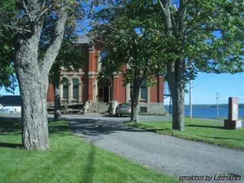 Customs House Inn Pictou Esterno foto